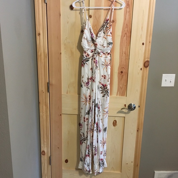 ILLA ILLA Pants - NWT ILLA ILLA Floral Jumpsuit